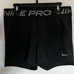 Nike Women's Pro 3" Training Shorts BLACK SIZE MEDIUM
Brand new never worn